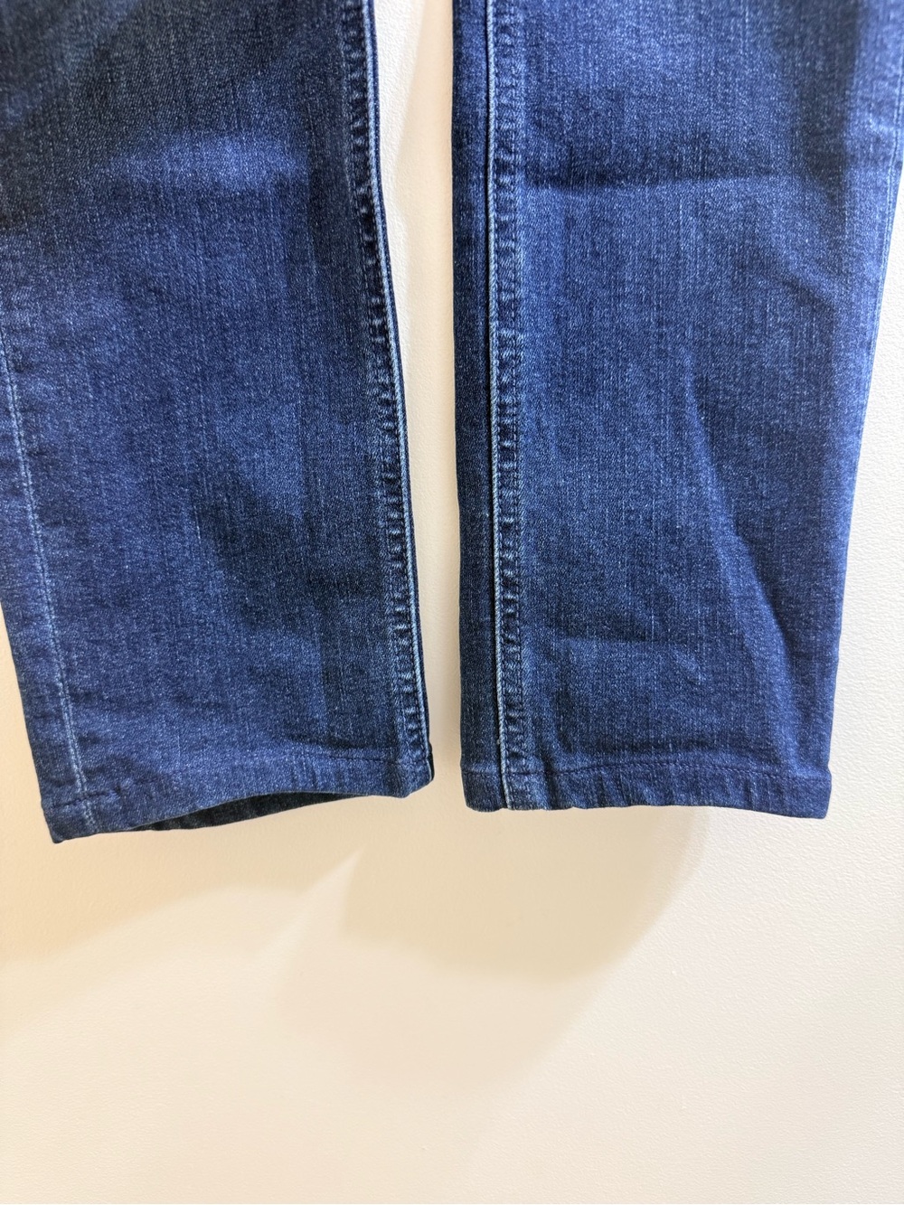 MOTHER The Dazzler Hover Jeans Invitation Only Size 26 Distressed Dark Blue - Picture 9 of 16